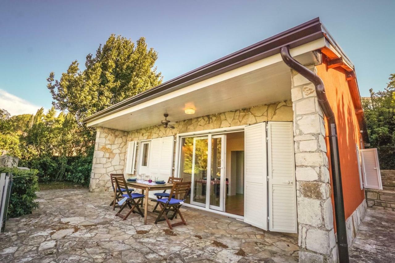 Beach House Lucy Crveni Vrh Exteriör bild